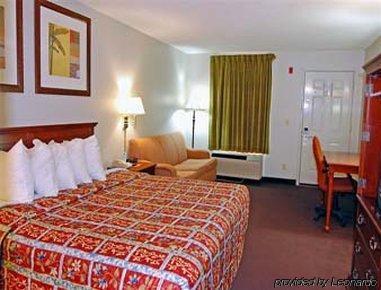 Days Inn Lamont/Monticello Room photo